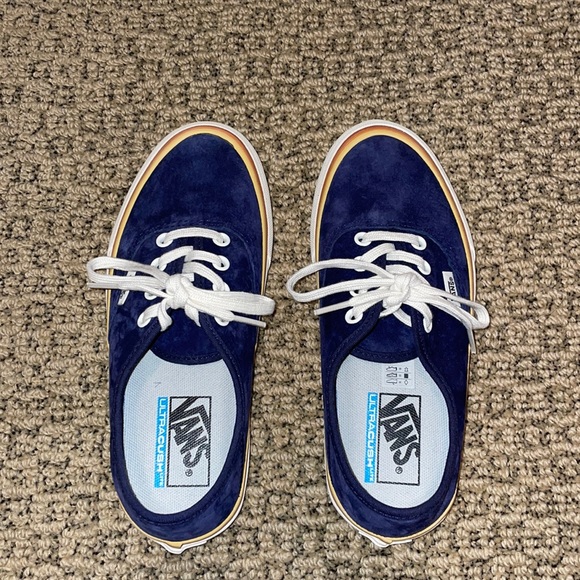 VINTAGE VELVET VANS *RARE* - Picture 2 of 3